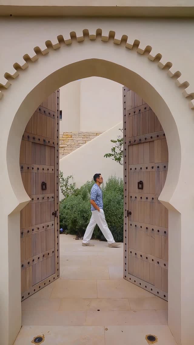 Post 8 by Cameron Lee | Luxury Travel and Lifestyle on Instagram (video)