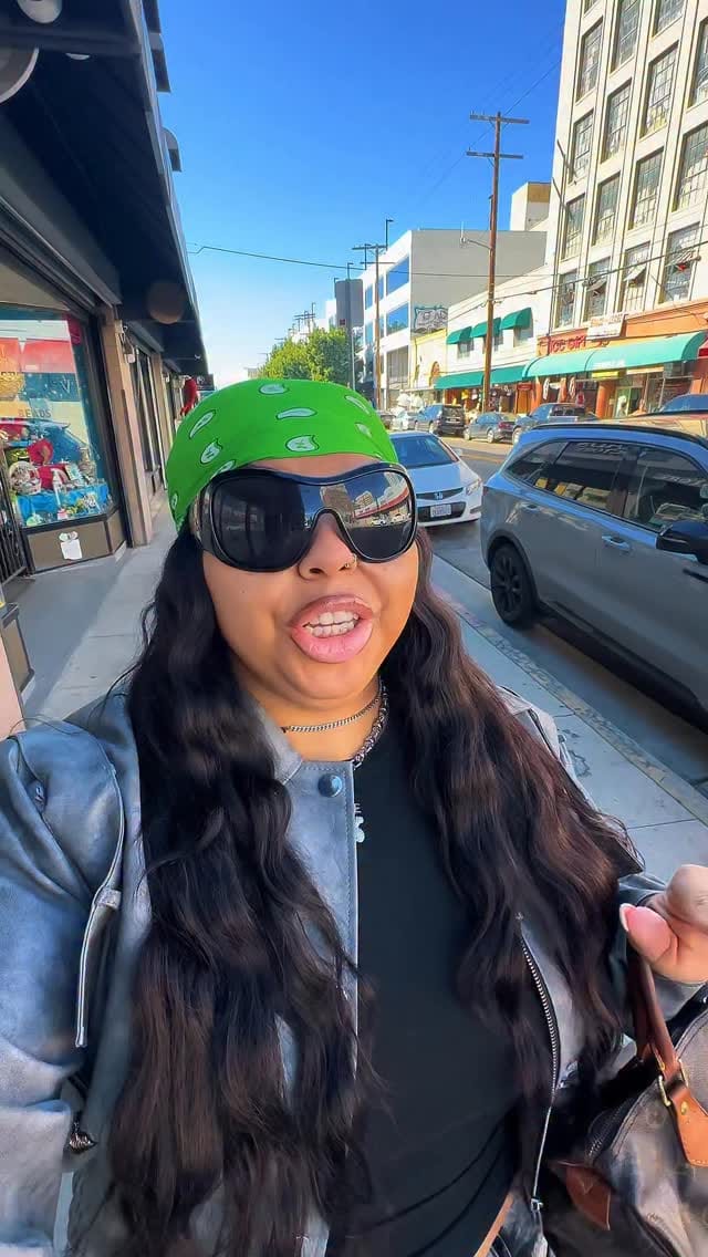 Post 1 by Z A A K I R A H on Instagram (video)