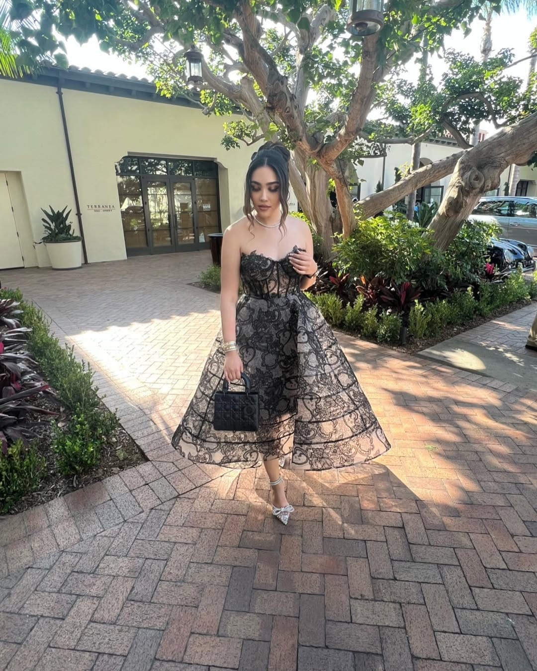 Post 10 by J&G_ The OC Fashion Bloggers on Instagram (carousel)