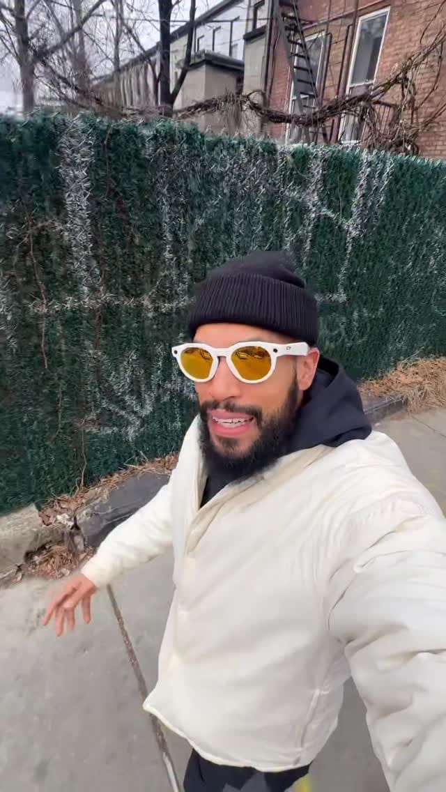 Post 3 by Laurence Marsach on Instagram (video)