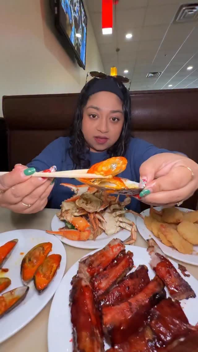 Post 2 by Velia Aurora on Instagram (video)