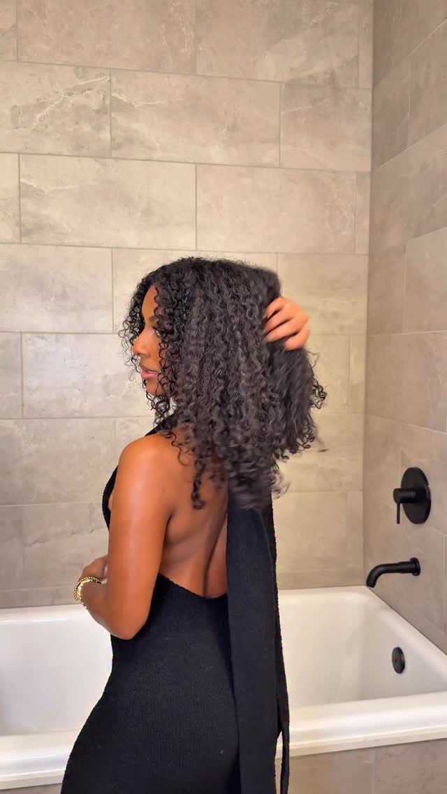 Post 9 by SHANEICE CRYSTAL on Instagram (video)