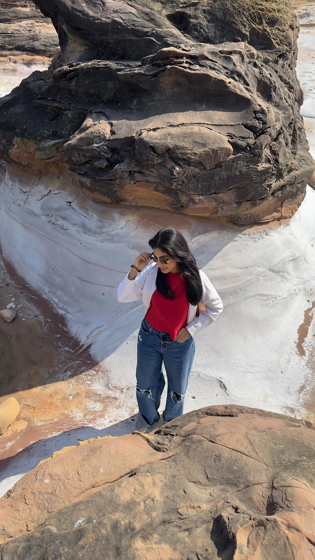 Post 8 by 𝗖𝗛𝗔𝗡𝗗𝗡𝗜 𝗠𝗔𝗟𝗢𝗢(Chand)! on Instagram (video)
