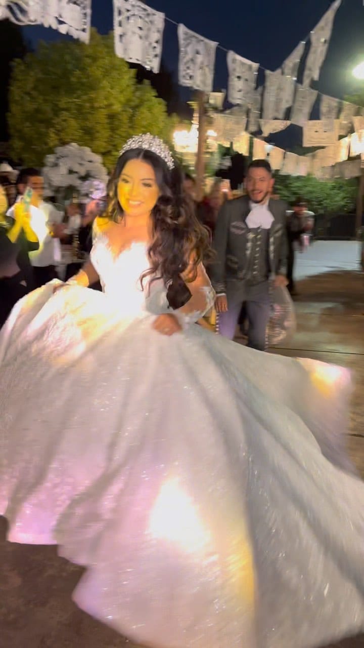 Post 8 by Shelly Cano 💍💕 on Instagram (video)