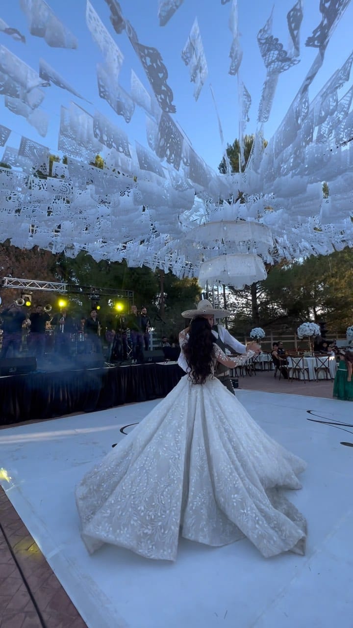 Post 9 by Shelly Cano 💍💕 on Instagram (video)