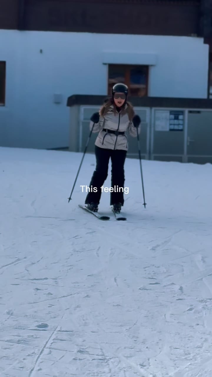 Post 2 by VANIA RIVERA on Instagram (video)