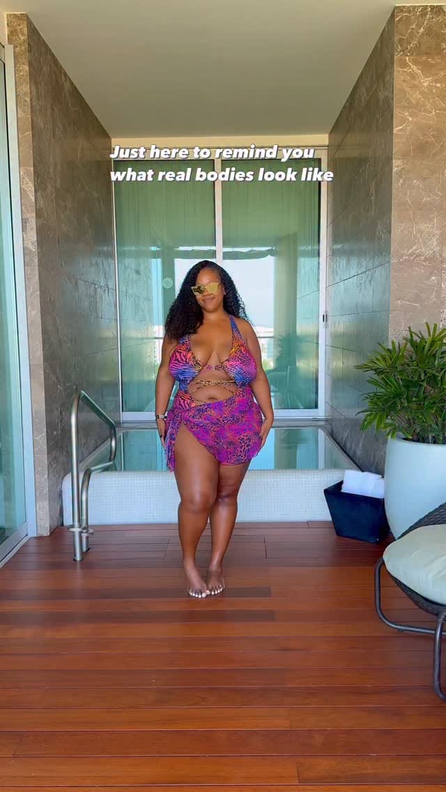 Post 9 by TrendyCurvy on Instagram (video)