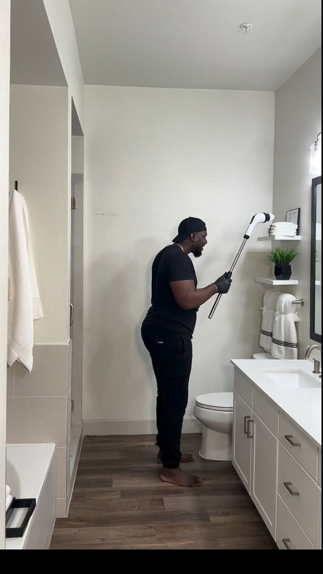 Post 6 by Shelly Bomshell on Instagram (video)