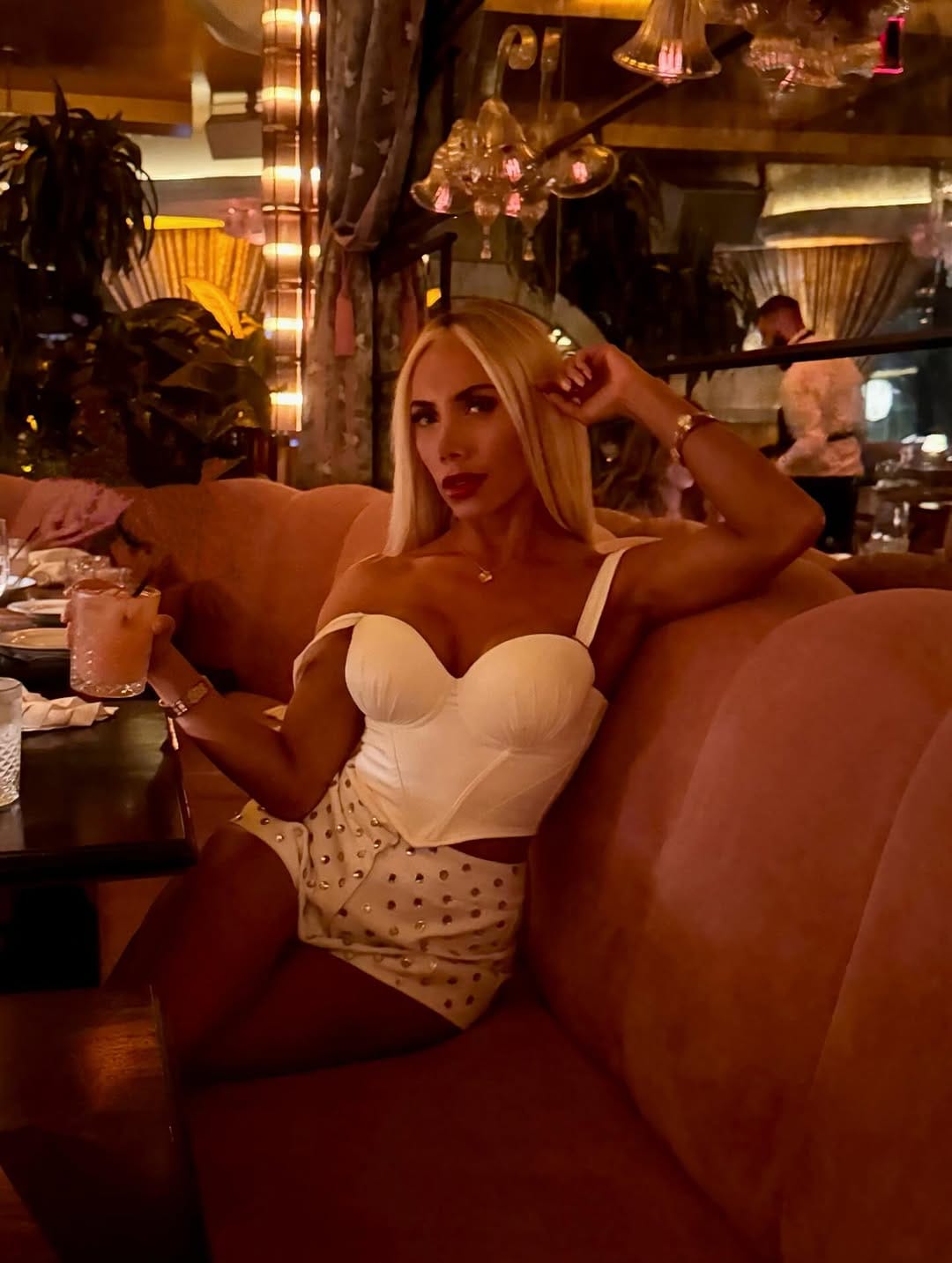 Post 9 by CAROLINA VALERO on Instagram (carousel)