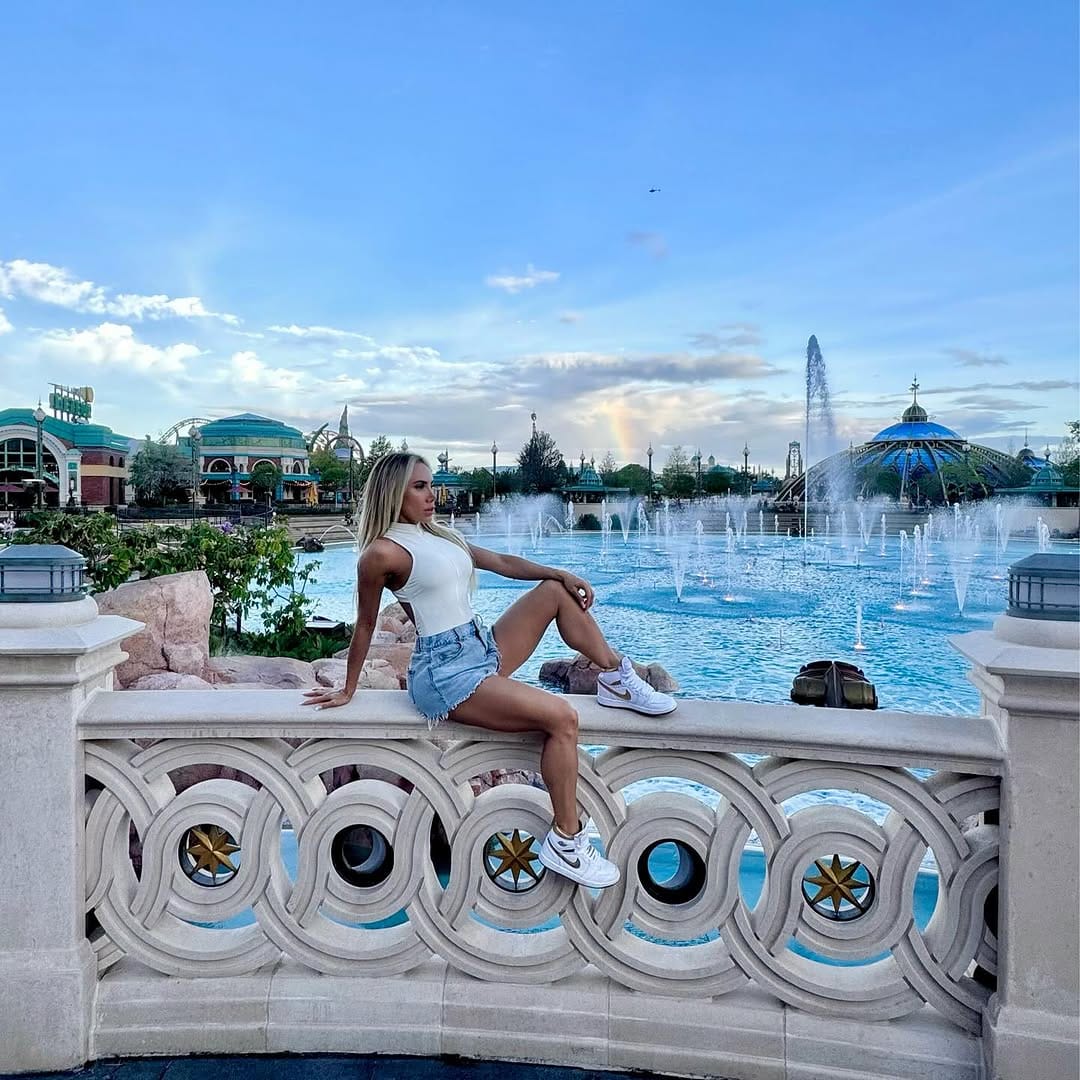 Post 6 by CAROLINA VALERO on Instagram (carousel)