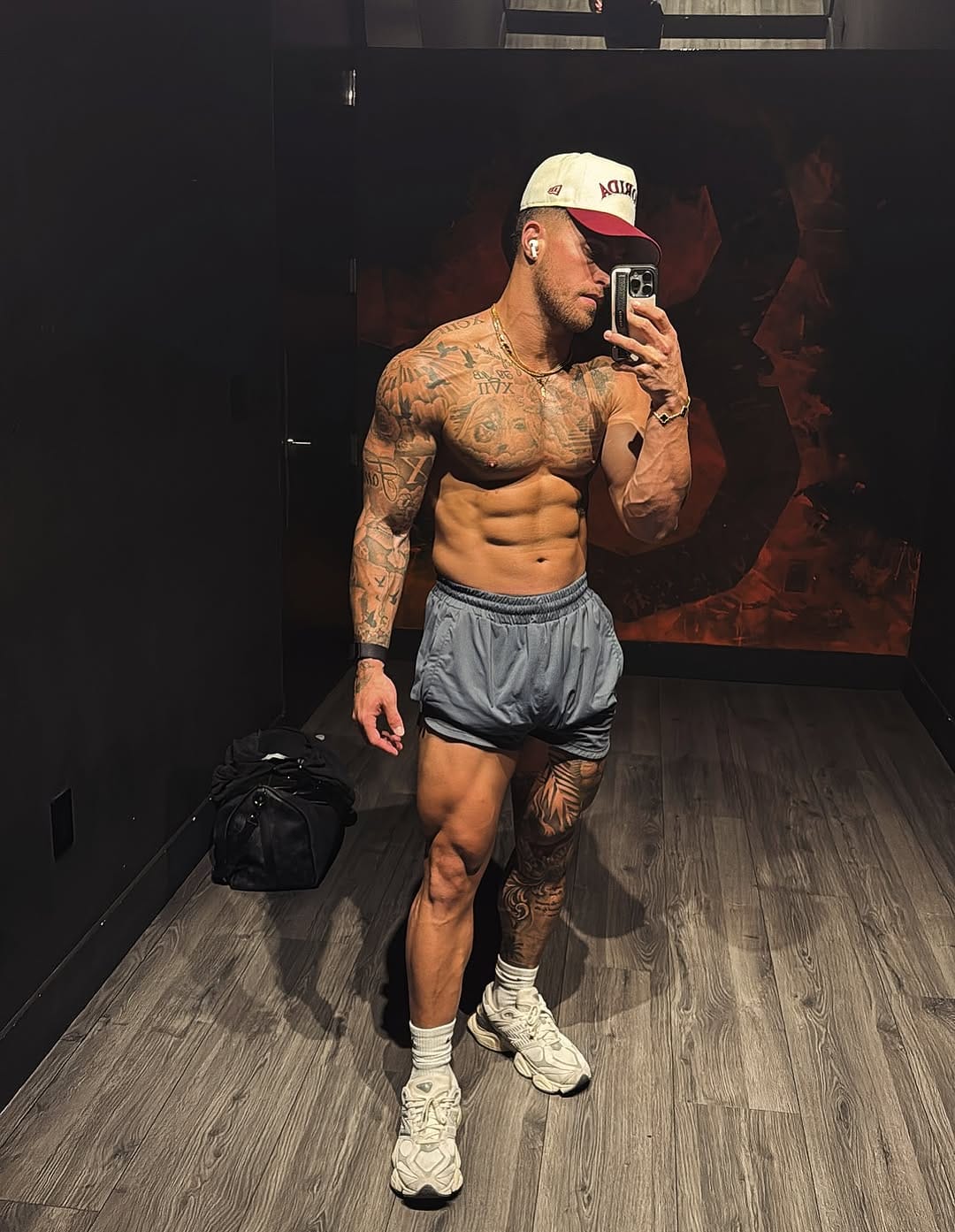 Post 1 by Josh Goldy | Women’s Fat Loss Expert on Instagram (carousel)