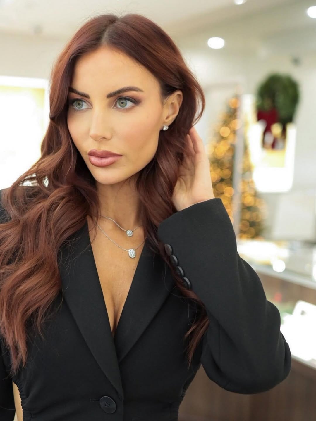 Post 1 by 𝔸𝕞𝕒𝕟𝕕𝕒 𝕄𝕖𝕣𝕥𝕫 on Instagram (image)