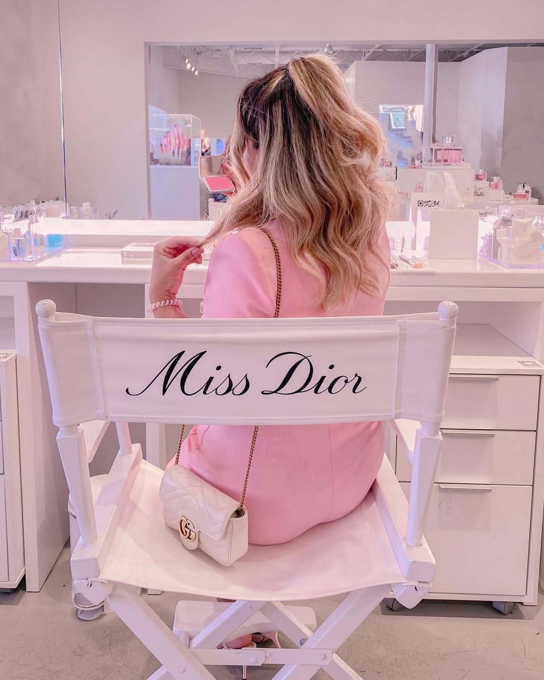 Post 10 by 𝒦𝒶𝓇𝓁𝒶 ♡ Pink lifestyle on Instagram (carousel)