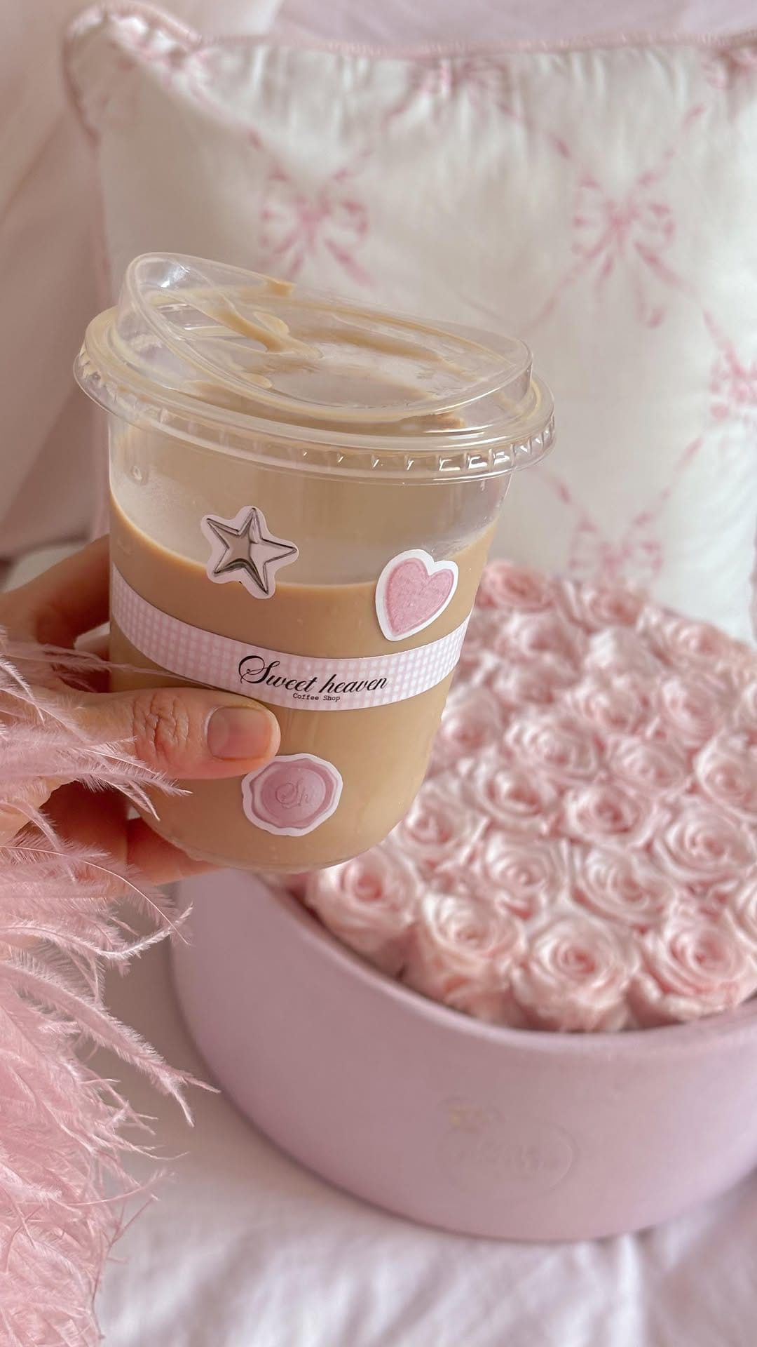 Post 6 by 𝒦𝒶𝓇𝓁𝒶 ♡ Pink lifestyle on Instagram (video)