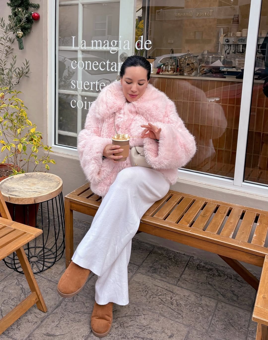 Post 5 by 𝒦𝒶𝓇𝓁𝒶 ♡ Pink lifestyle on Instagram (carousel)