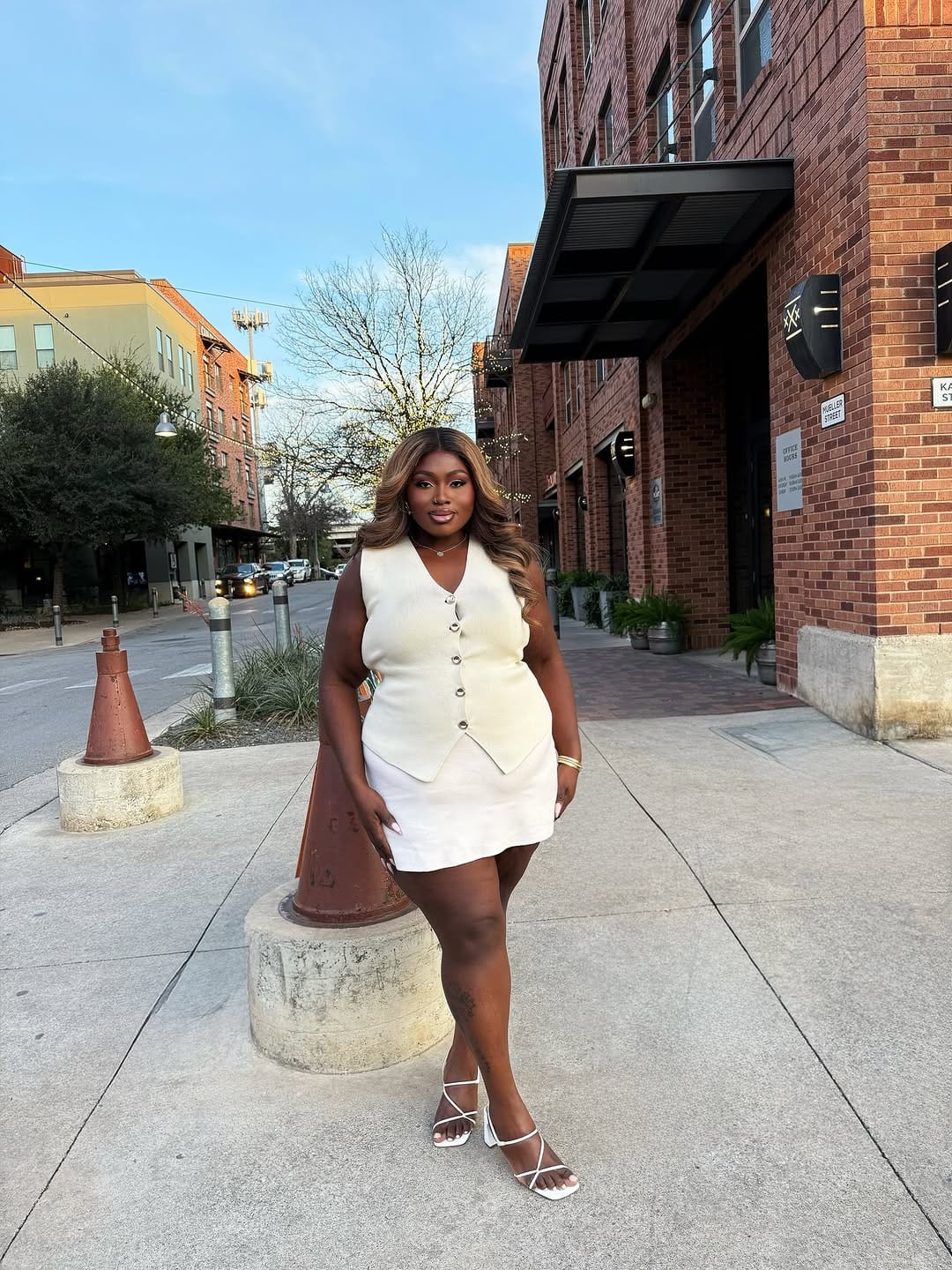 Post 1 by ᒪilian Ademakinwa | Dallas, TX | Plus Size Fashion & Beauty on Instagram (carousel)