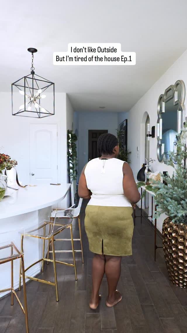 Post 2 by ᒪilian Ademakinwa | Dallas, TX | Plus Size Fashion & Beauty on Instagram (video)