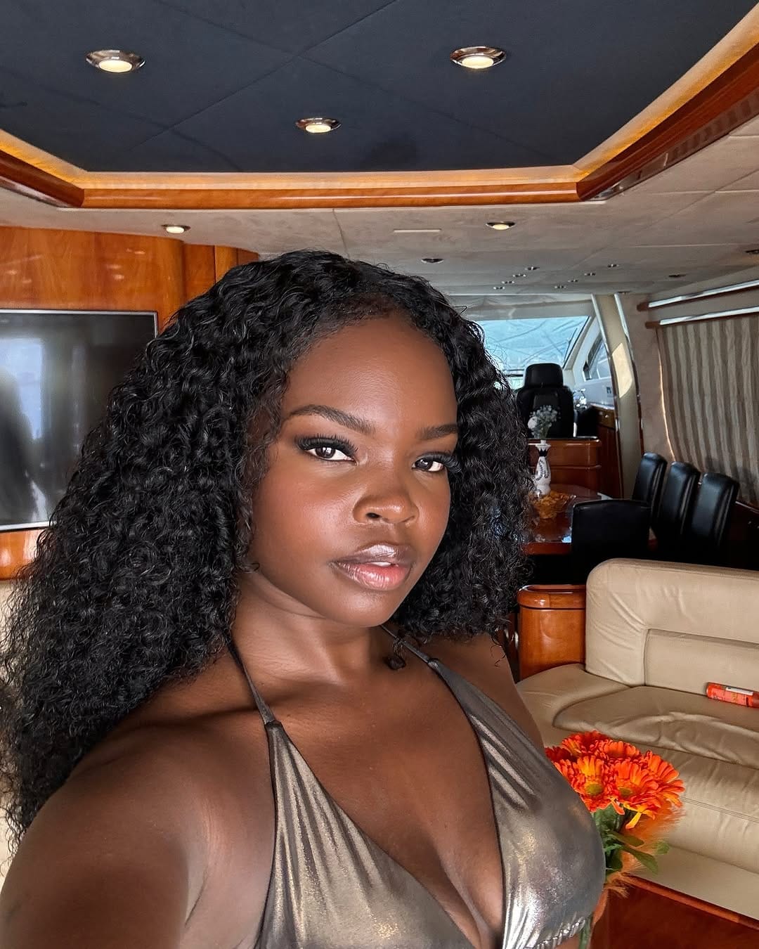 Post 6 by Lyrètte The Hair inspo🌱 on Instagram (carousel)