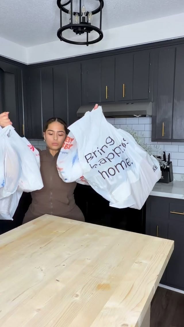Post 7 by Victoria Viernes on Instagram (video)