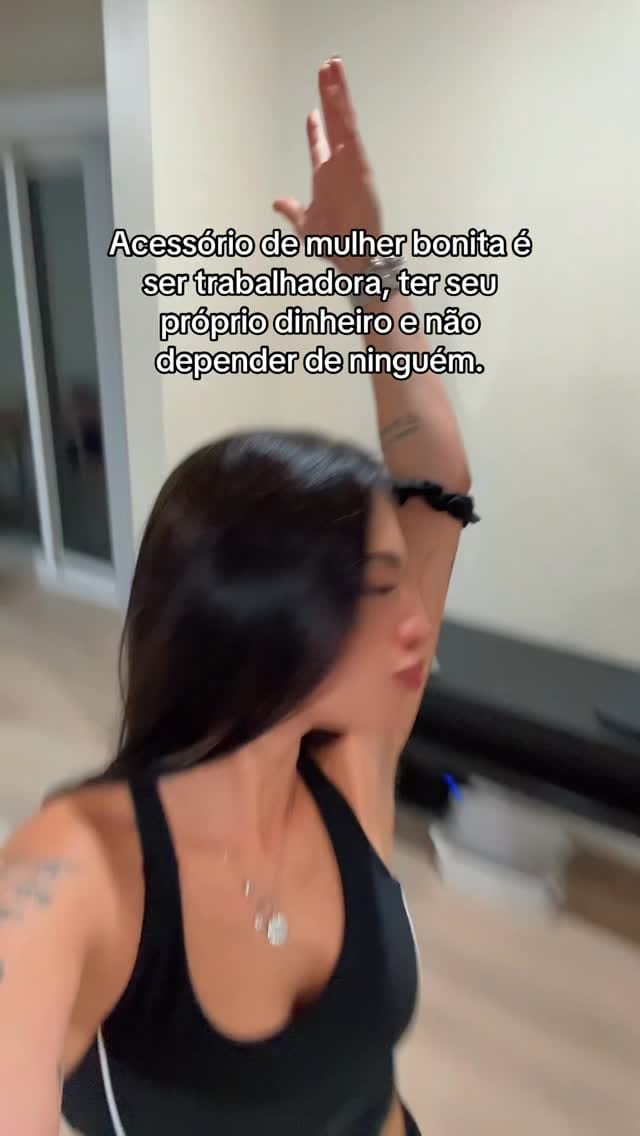 Post 10 by Bianca Martins on Instagram (video)