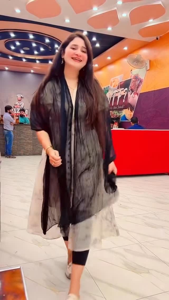 Post 3 by Maham Khaan on Instagram (video)