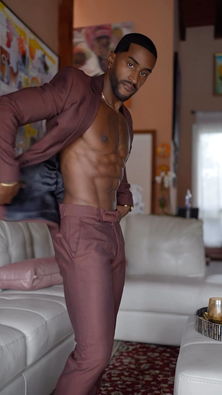 Post 9 by Christopher M 🕺🏾 on Instagram (video)