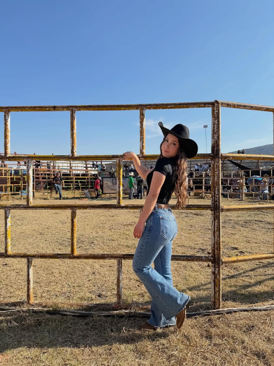 Post 4 by Thonia Salgado on Instagram (carousel)