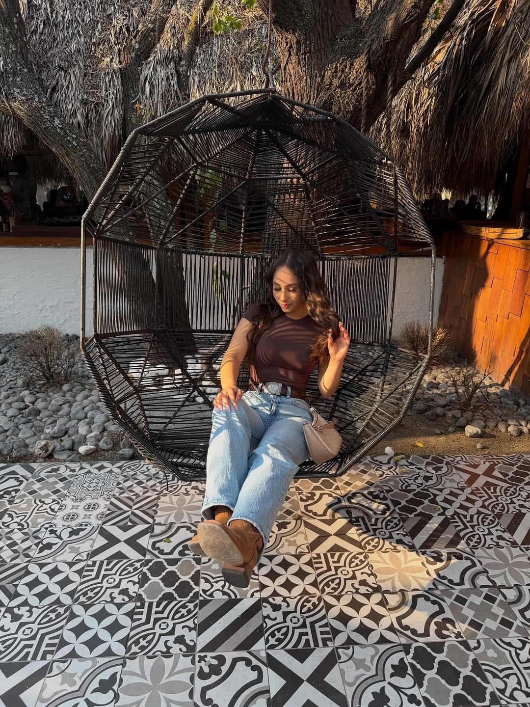 Post 1 by Thonia Salgado on Instagram (carousel)
