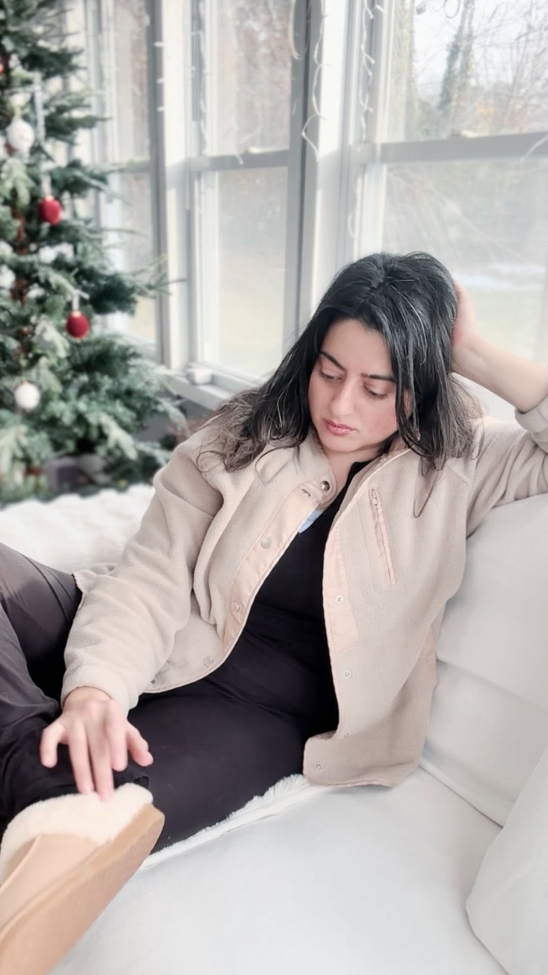 Post 4 by Damla Nazlican on Instagram (video)