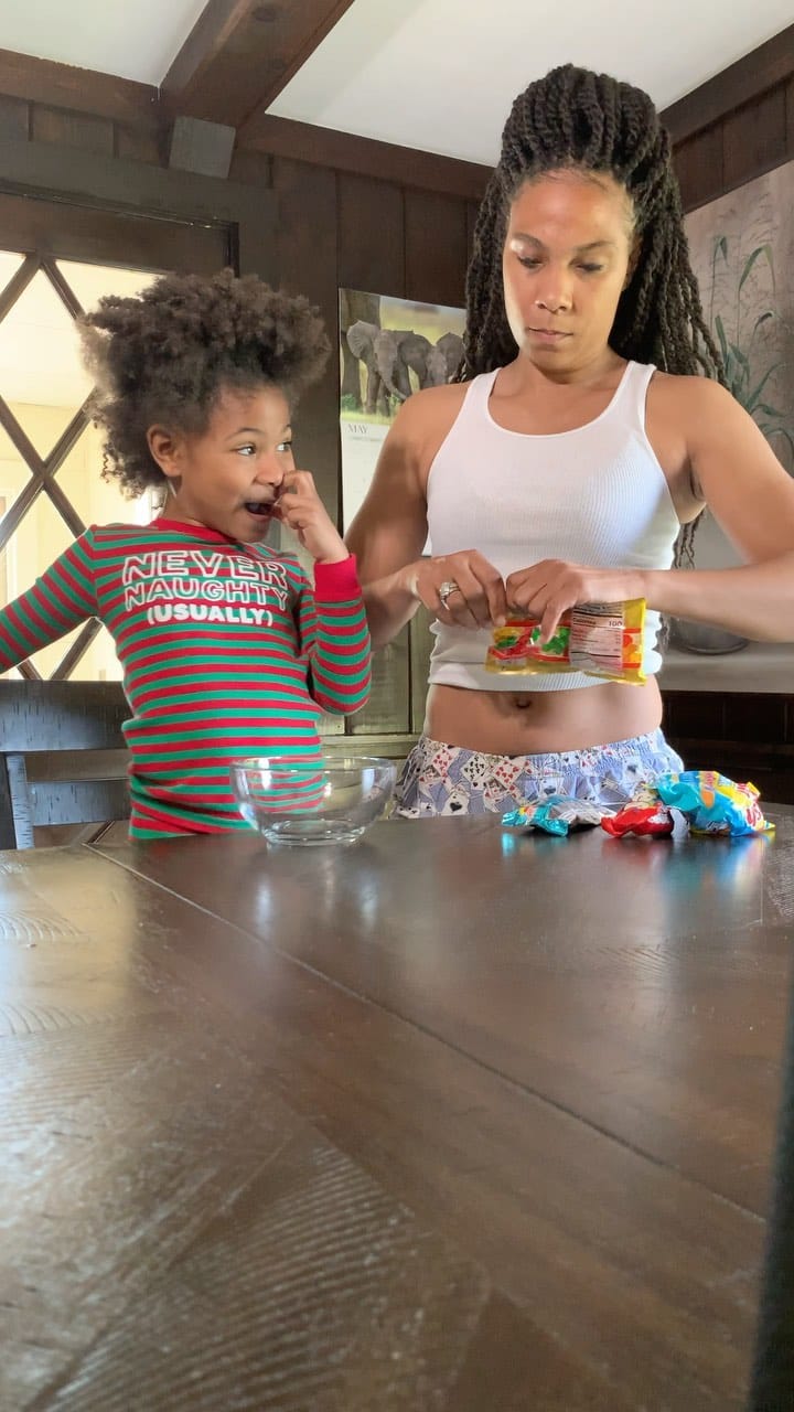Post 10 by 𝐇𝐨𝐧𝐨𝐫'𝐬 𝐌𝐨𝐦 #𝐇𝐨𝐧𝐨𝐫𝐓𝐡𝐲𝐅𝐢𝐭𝐅𝐚𝐦𝐢𝐥𝐲 on Instagram (video)