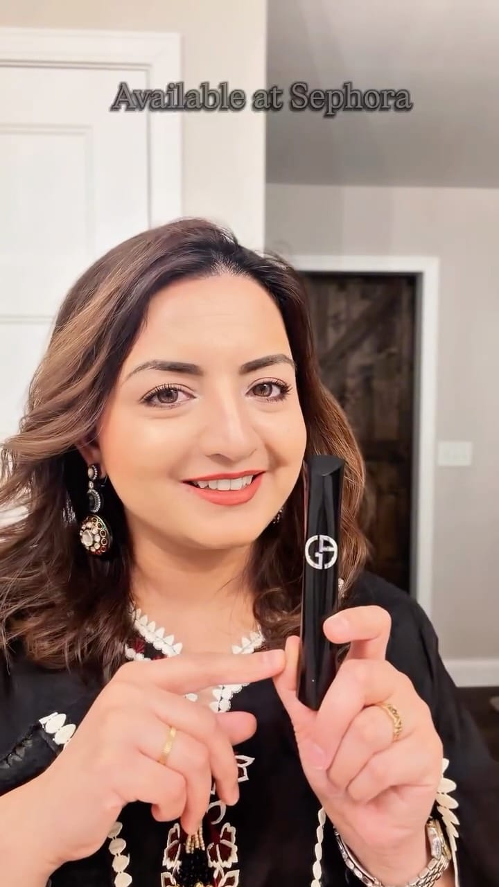Post 10 by 𝐒𝐚𝐫𝐚 𝐌𝐮𝐛𝐞𝐞𝐧 on Instagram (video)