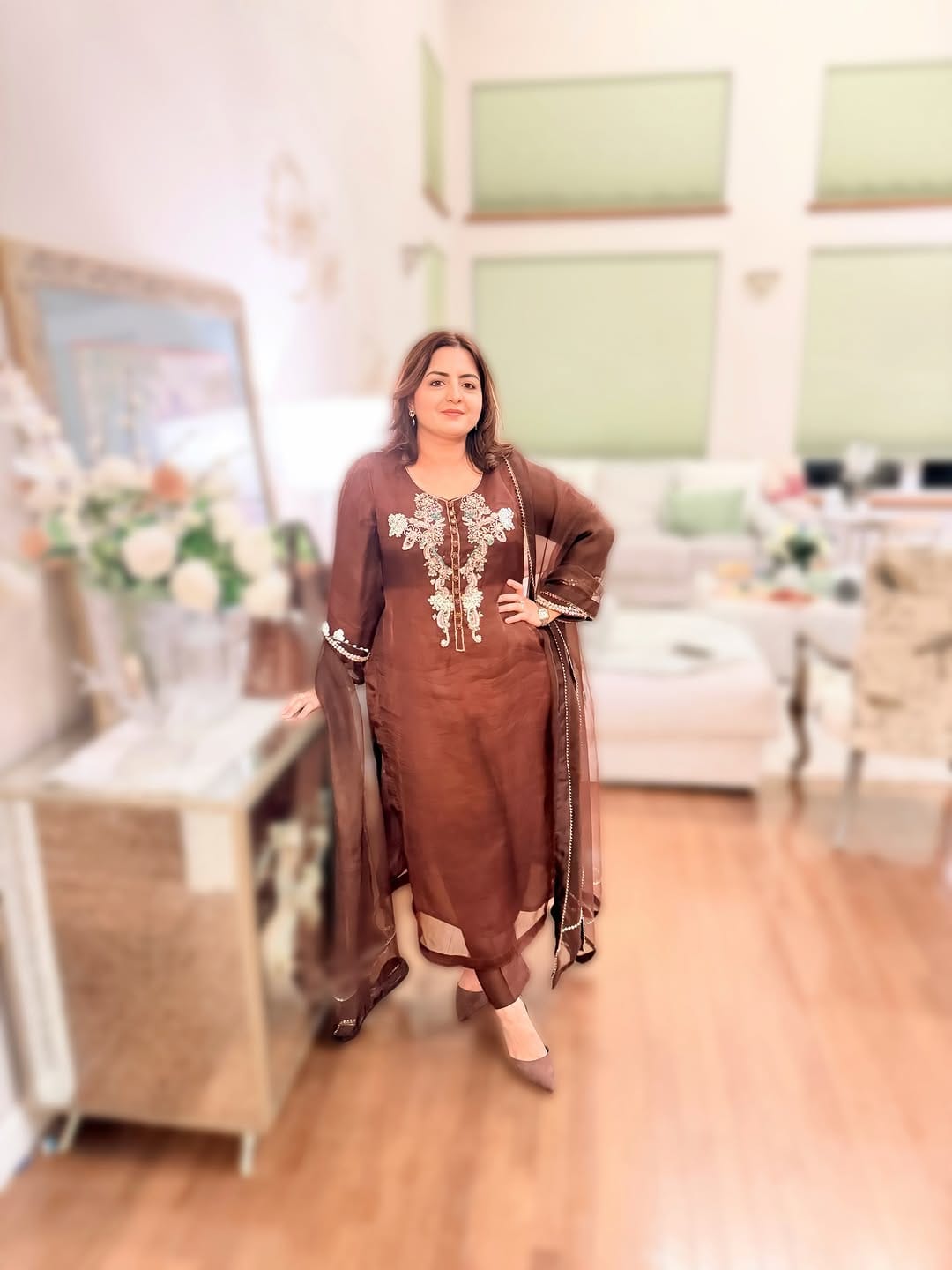 Post 4 by 𝐒𝐚𝐫𝐚 𝐌𝐮𝐛𝐞𝐞𝐧 on Instagram (carousel)