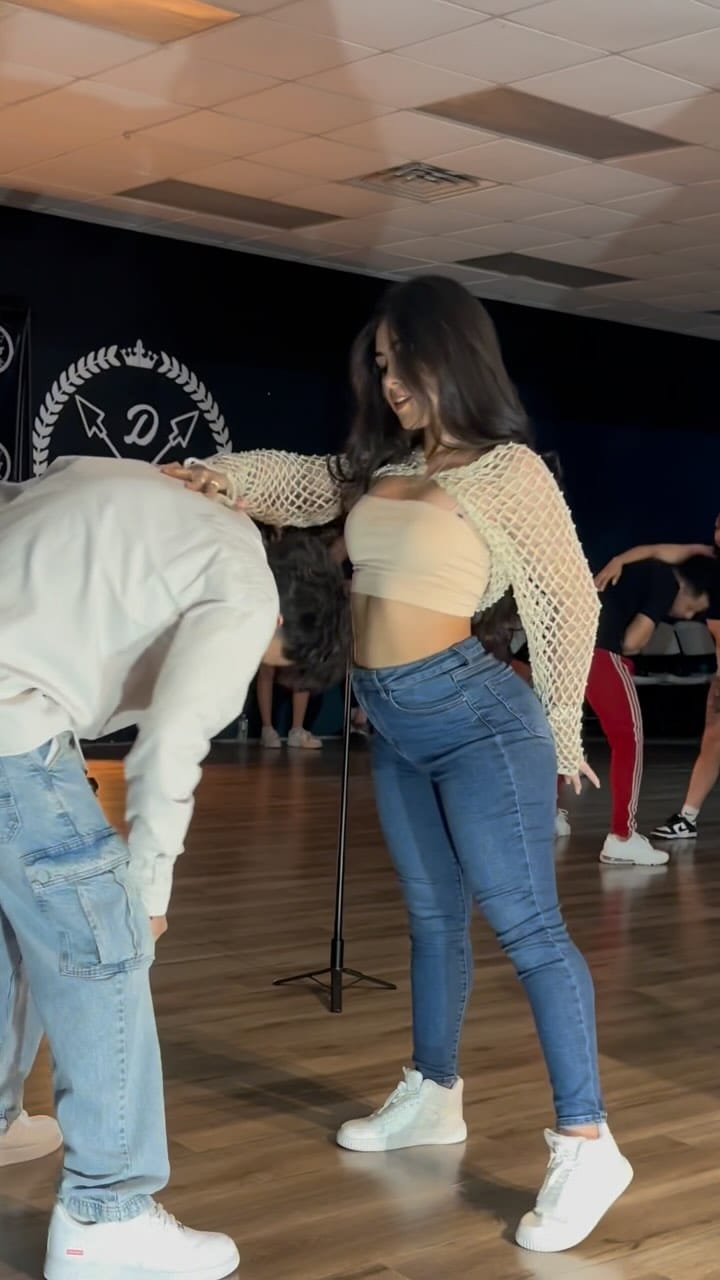 Post 10 by Camila Cantor on Instagram (video)