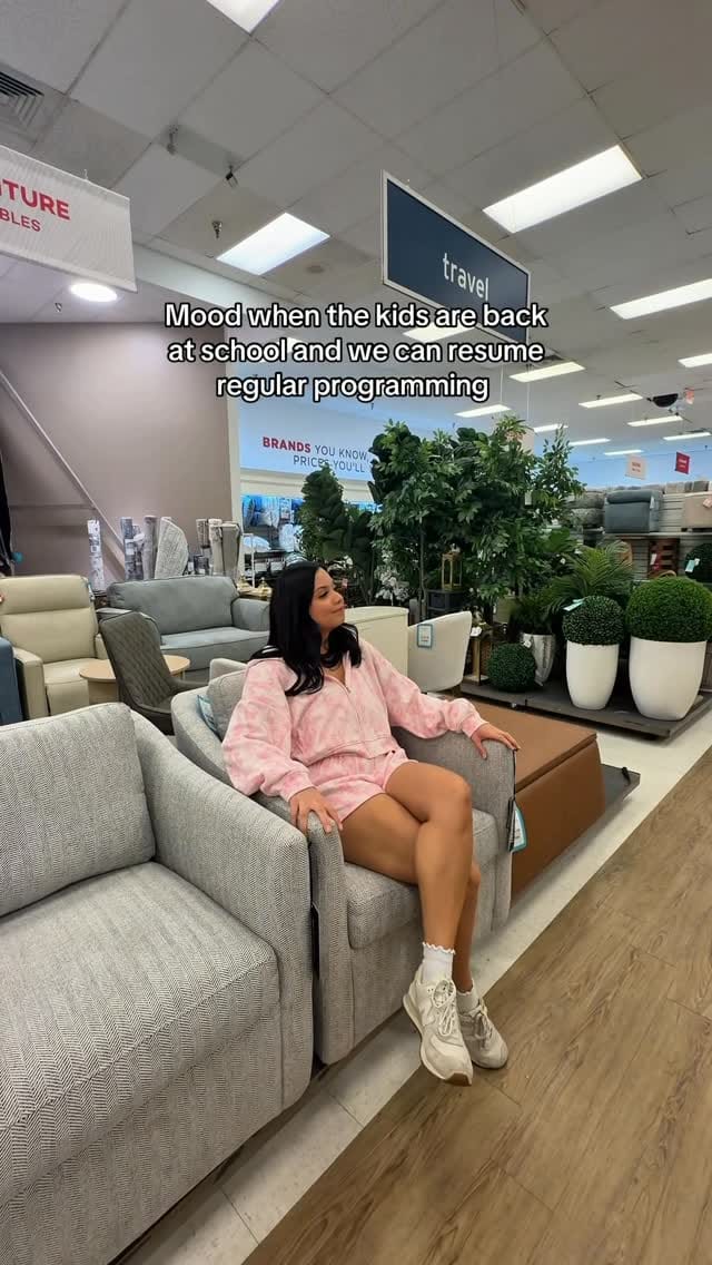 Post 8 by Vanessa on Instagram (video)