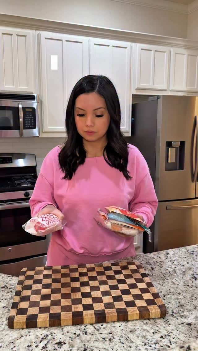 Post 3 by Vanessa on Instagram (video)