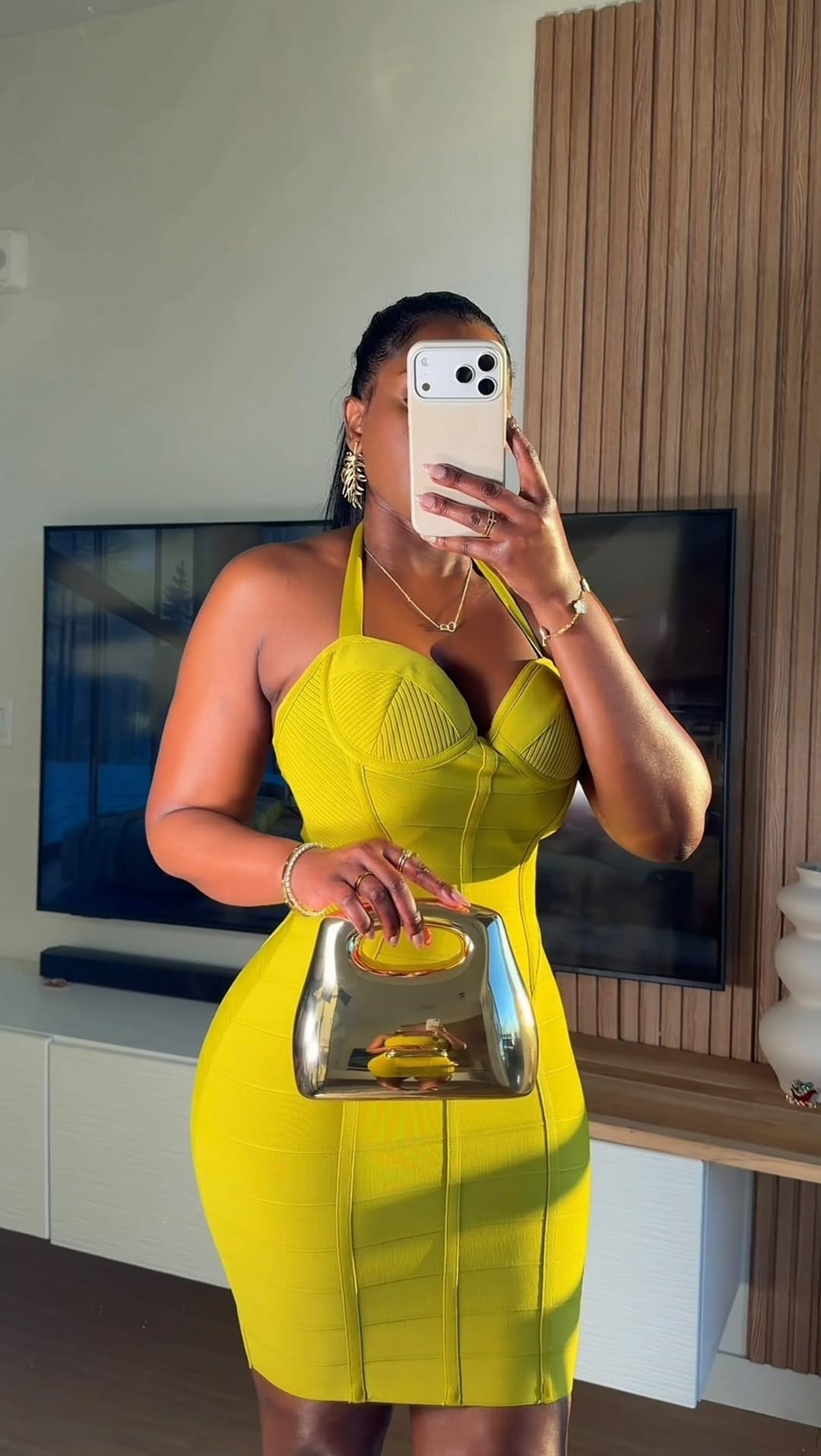 Post 3 by Kahunde Doreen on Instagram (video)
