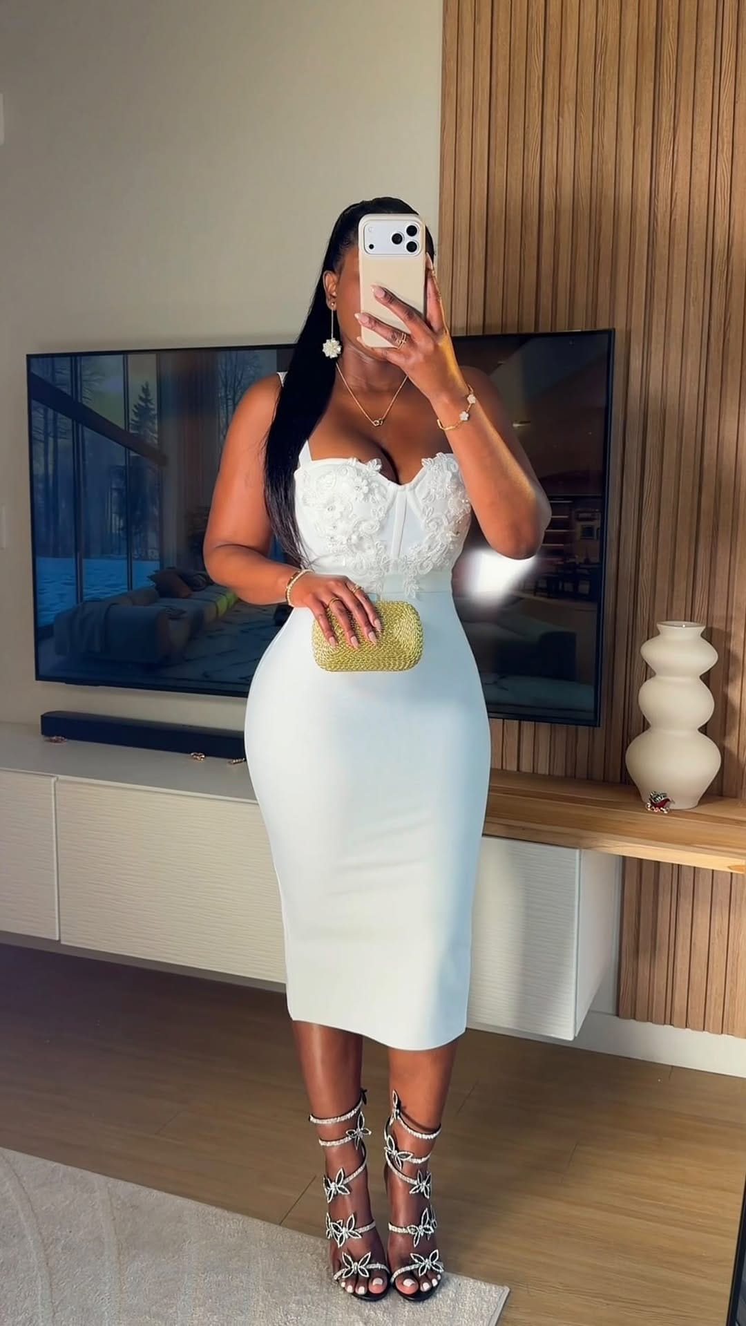 Post 2 by Kahunde Doreen on Instagram (video)