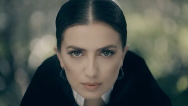 Post 10 by 𝐔𝐑𝐈𝐄𝐋 𝐒𝐀𝐄𝐍𝐙 on Instagram (video)