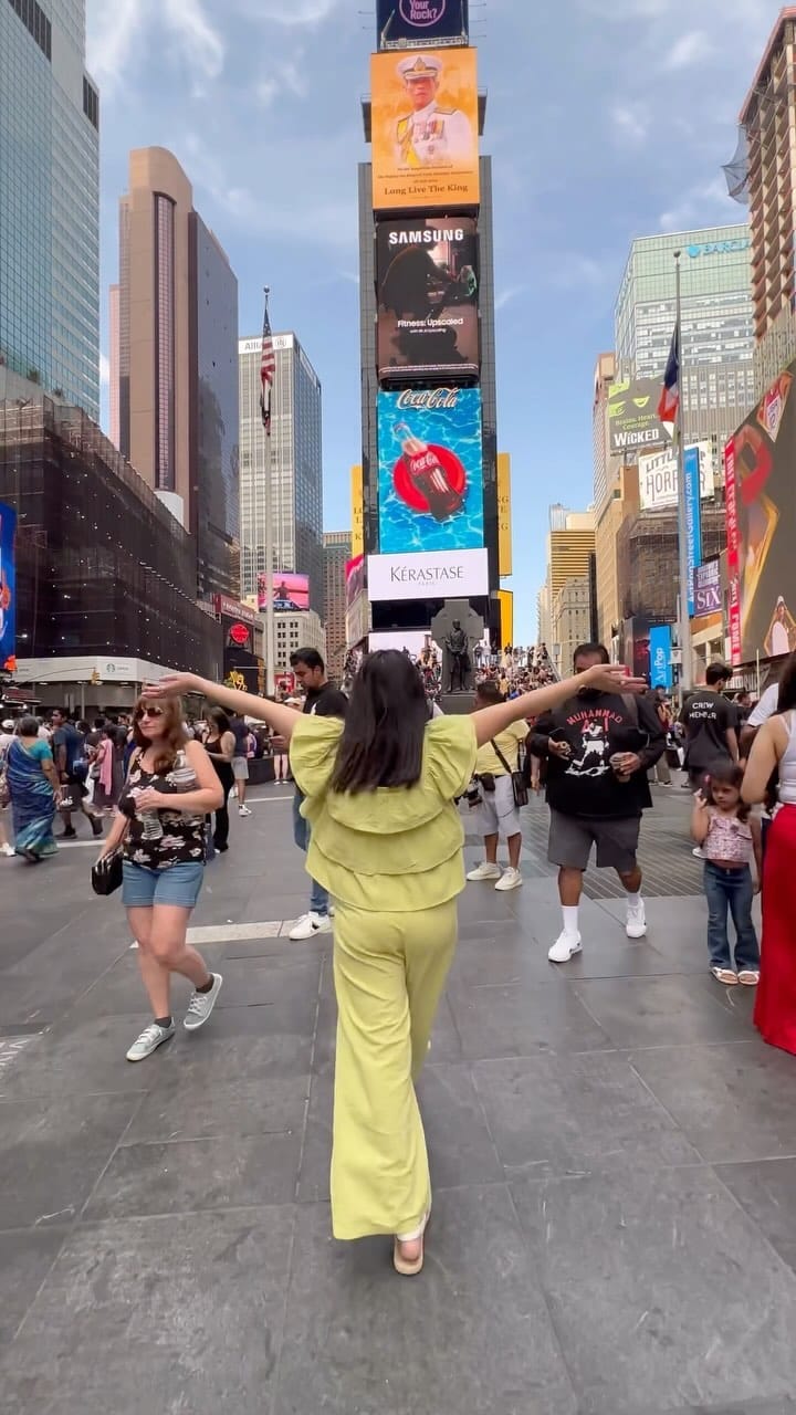 Post 9 by Hira Haroon on Instagram (video)