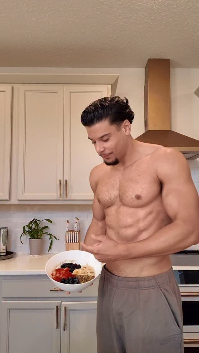 Post 4 by Kenny Rodriguez on Instagram (video)