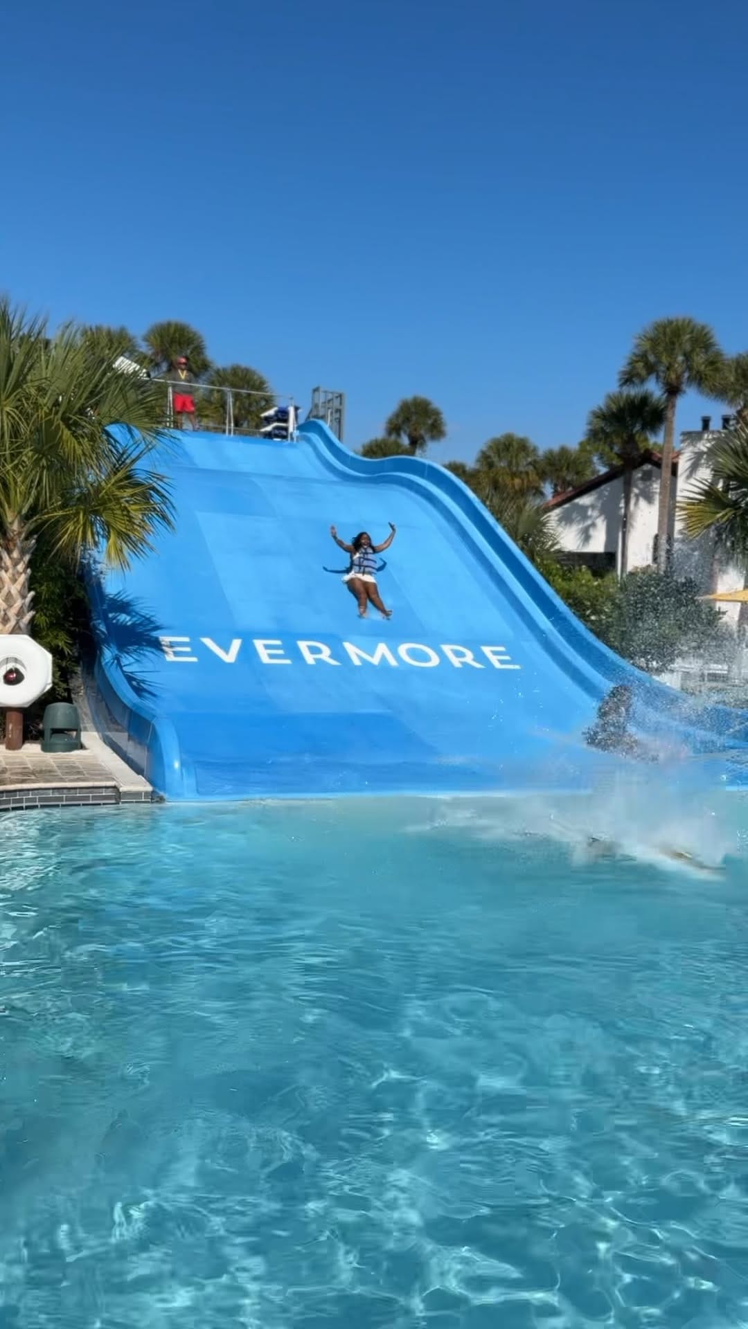 Post 6 by Martha Dove on Instagram (video)