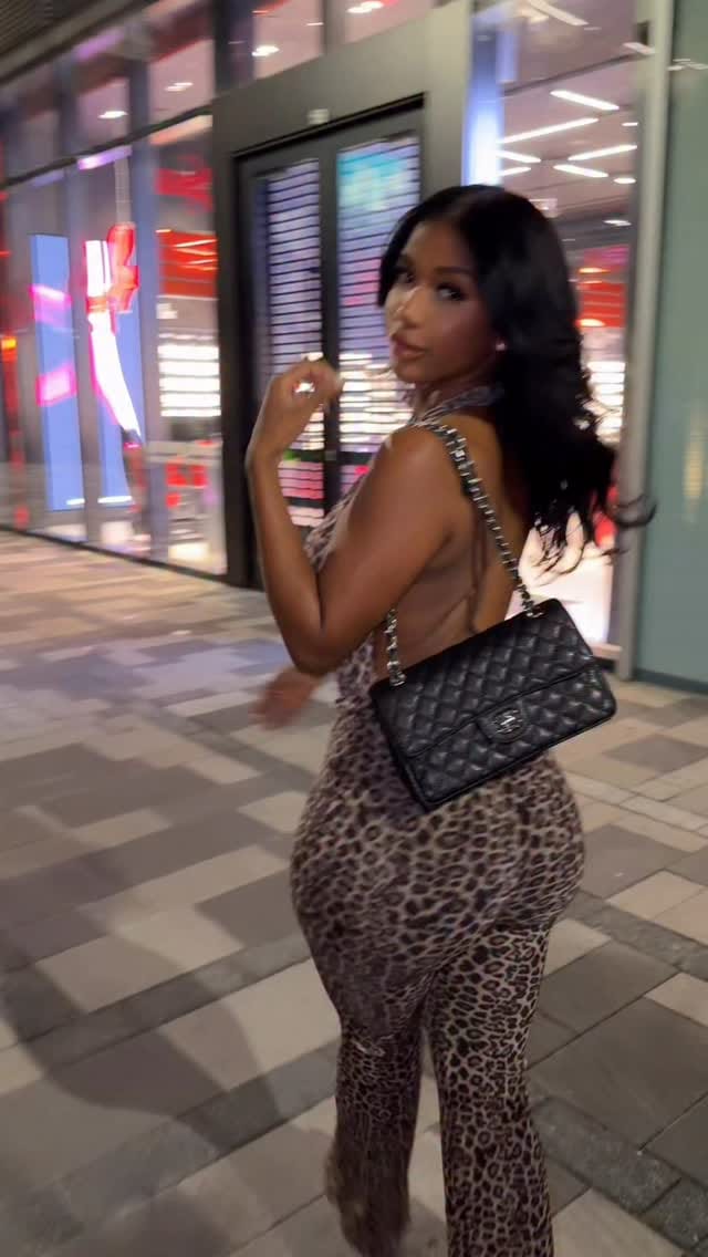 Post 8 by Sikira Valle on Instagram (video)