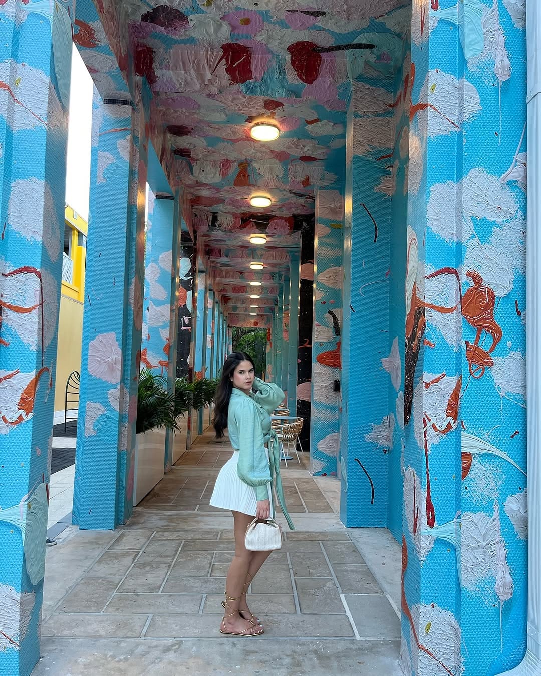Post 10 by Valeria Viana on Instagram (carousel)