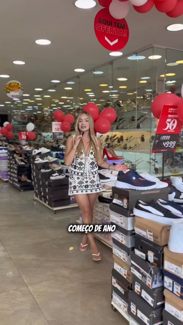 Post 1 by Thalya Rosa on Instagram (video)