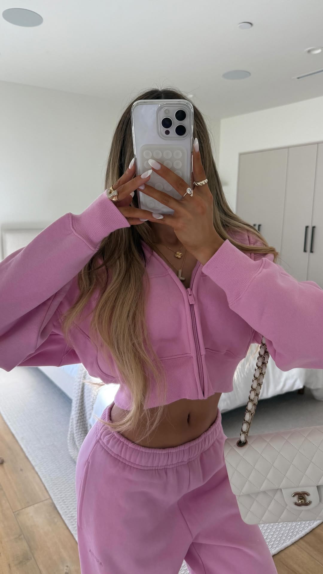 Post 1 by Lindcey Nava on Instagram (video)