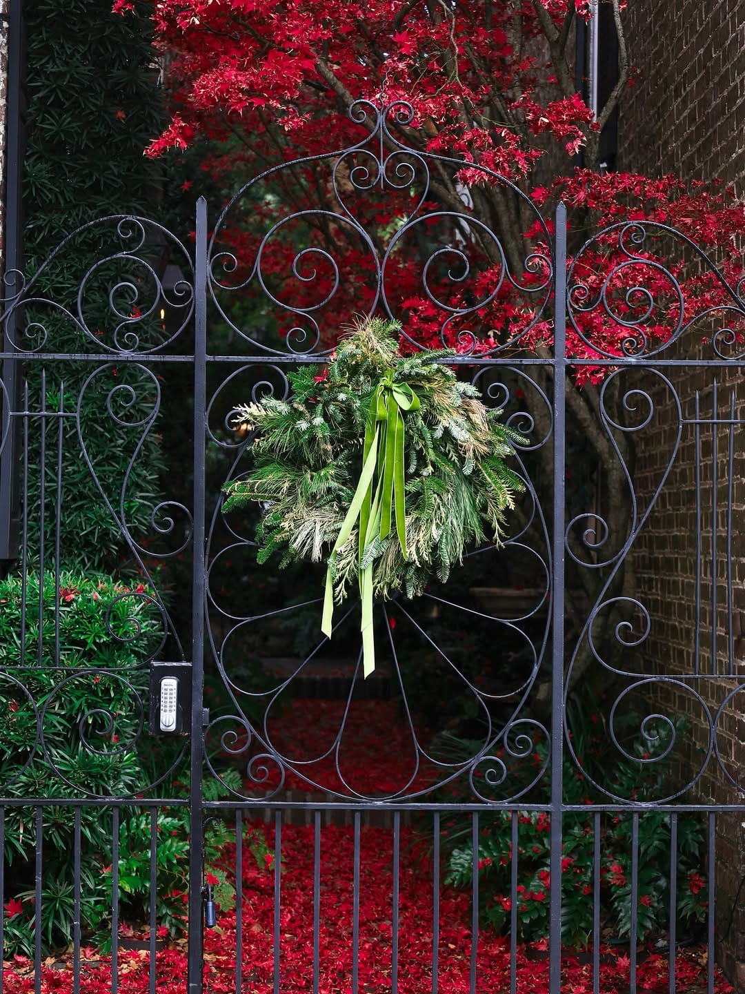 Post 5 by Charleston Lifestyle & Real Estate on Instagram (carousel)