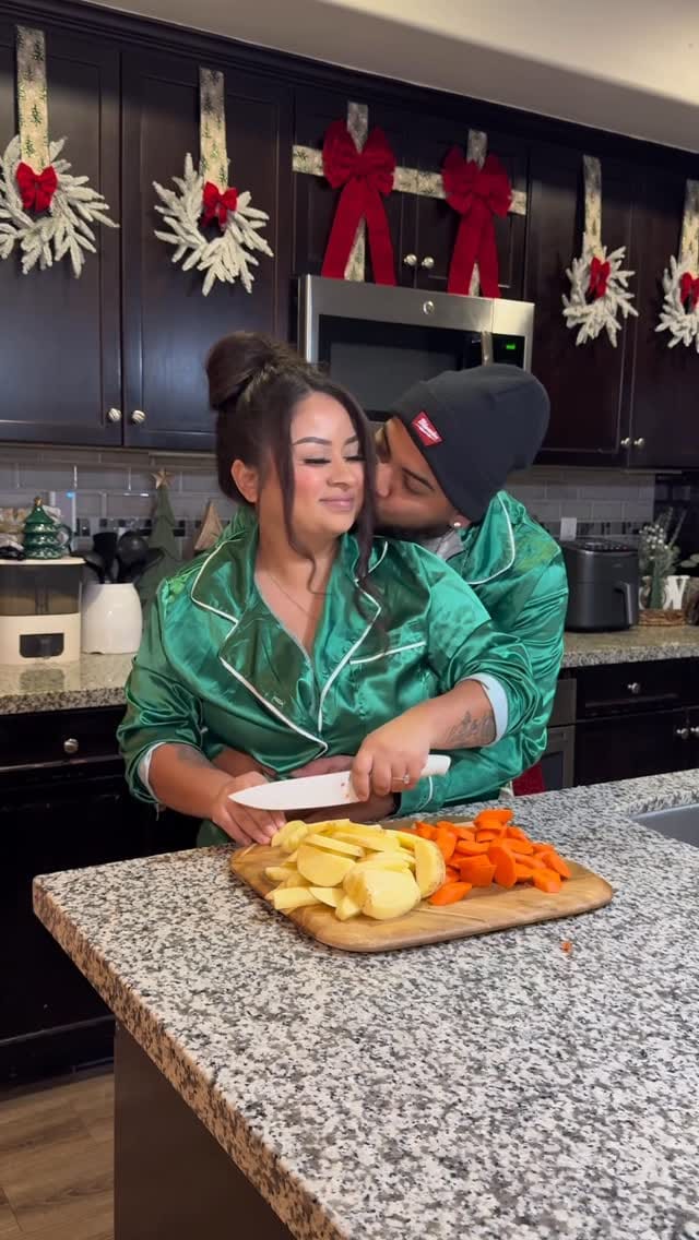 Post 2 by Vanessa T on Instagram (video)