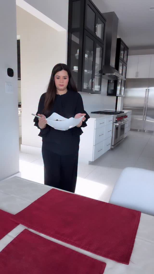 Post 4 by Roohi Anwar on Instagram (video)