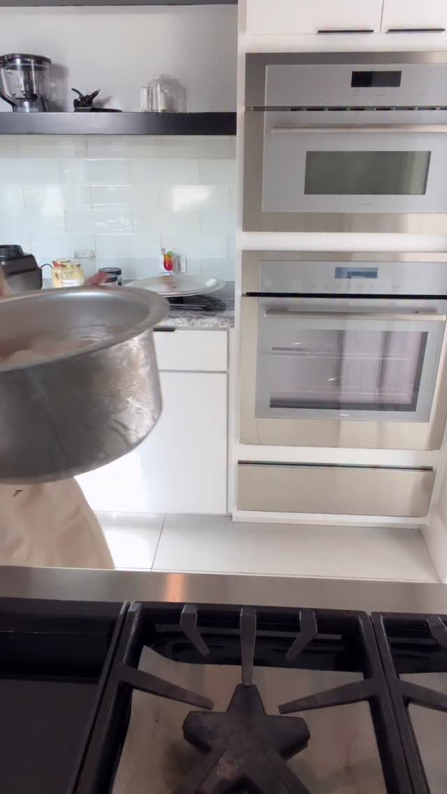 Post 8 by Roohi Anwar on Instagram (video)