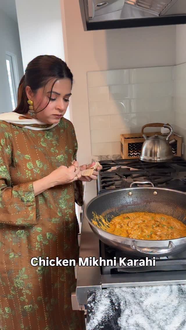 Post 3 by Roohi Anwar on Instagram (video)